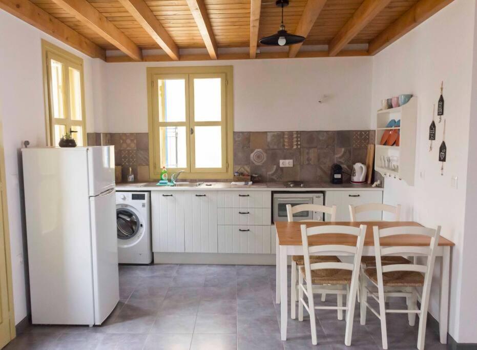 Aegli Apartments Deluxe Σύμη Εξωτερικό φωτογραφία